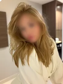 Escort Justina 447833793043 with blonde hair